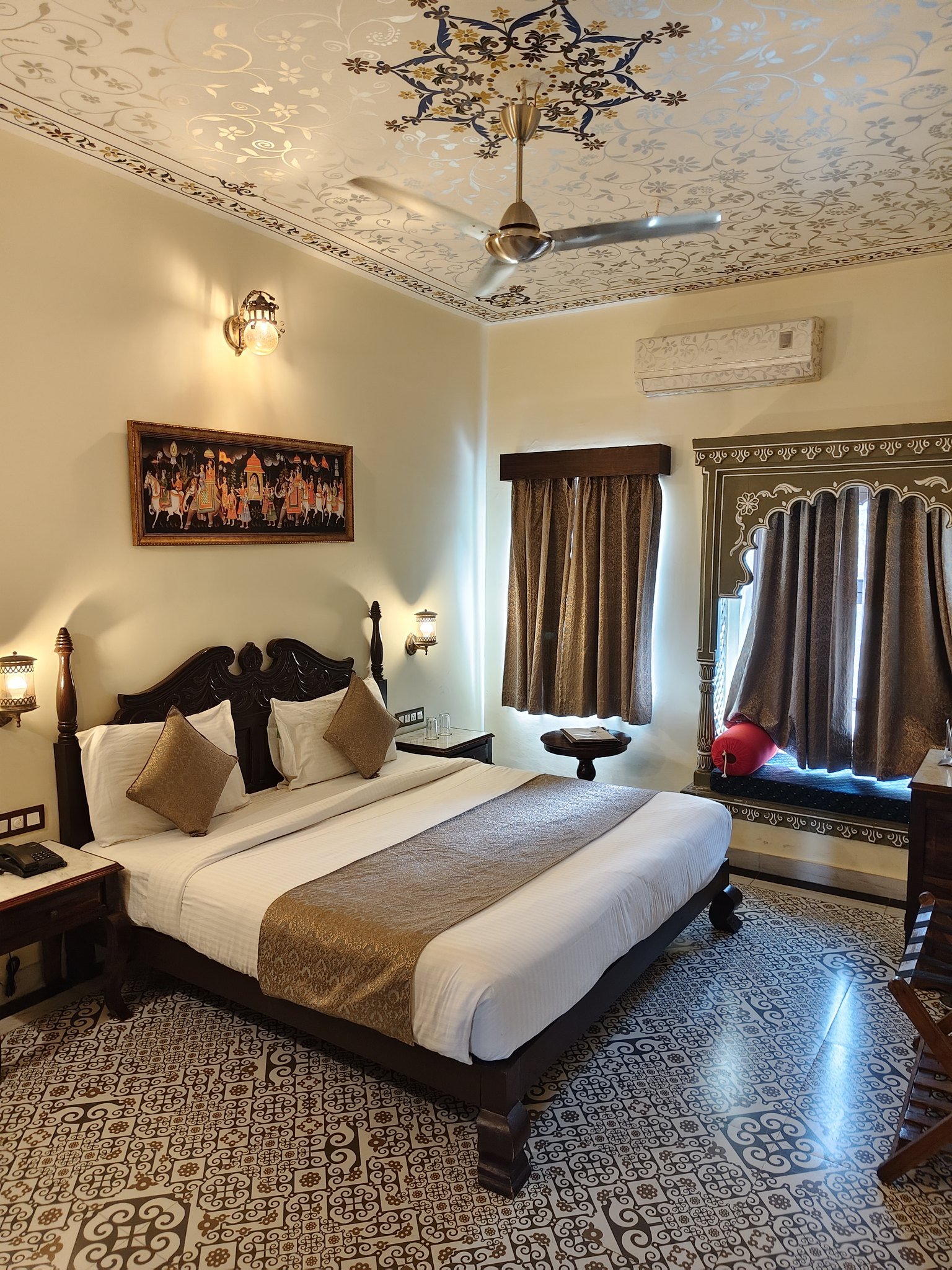 Superior Room, Janak Vilas
